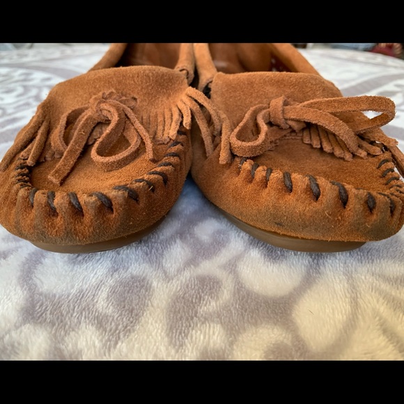 Minnetonka shoes - Picture 3 of 5
